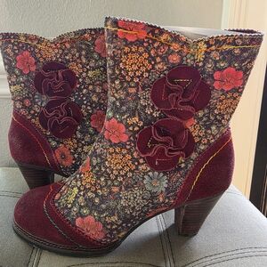 L'Artiste Simonetta Burgundy Floral Embroidered Heeled Boots